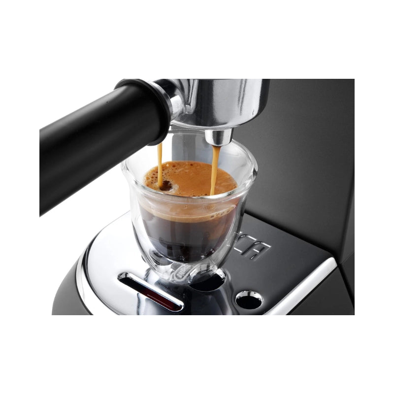 ماكينة قهوة ديلونجي إسبريسو وكابتشينو - EC685