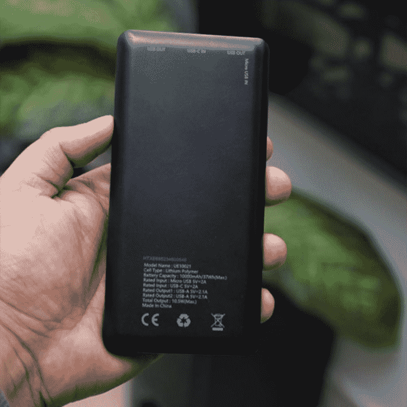 باور بانك إنرجايزر 10000 مللي أمبير/ساعة 2.1 أمبير 10.5 واط LED أسود